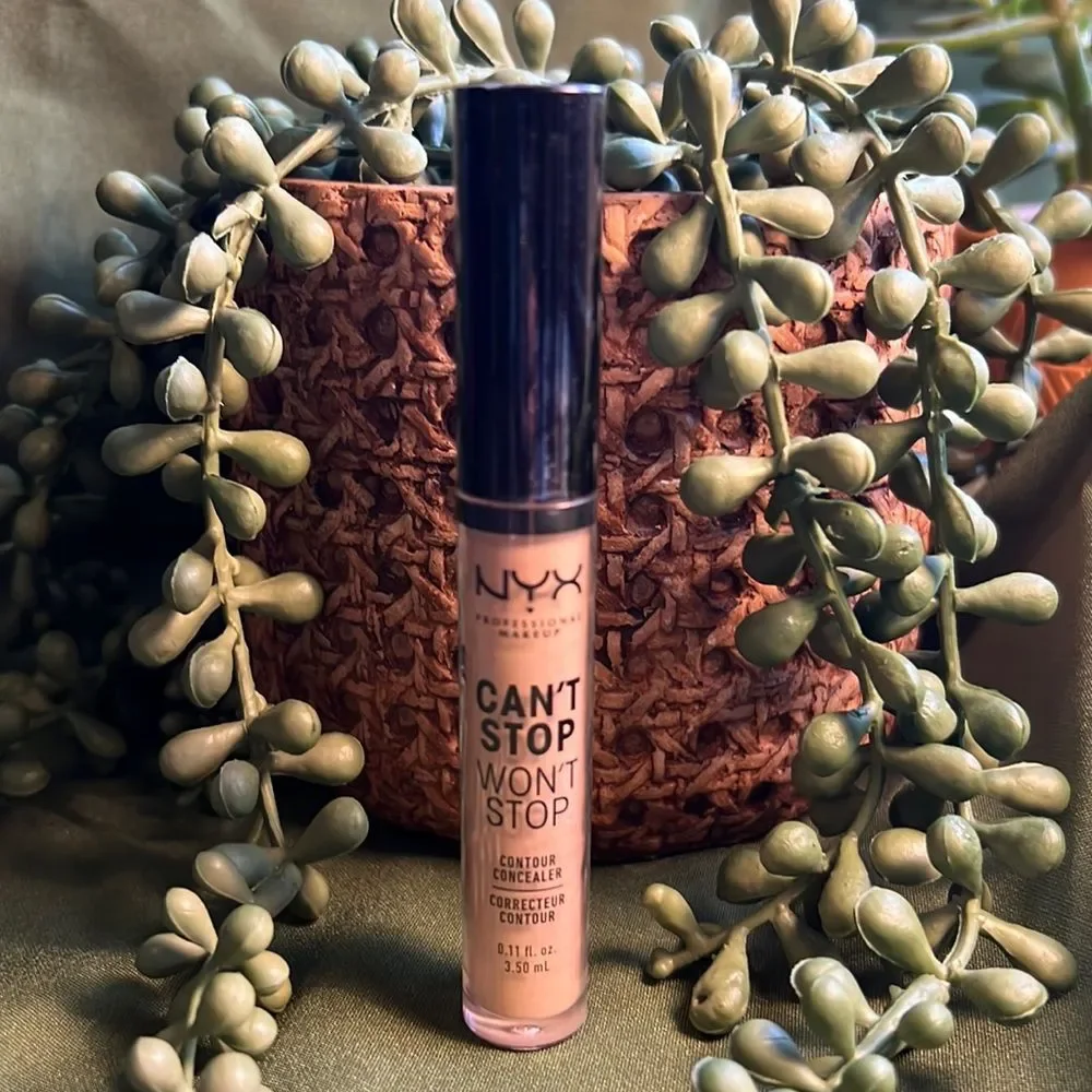 NYX can’t stop won’t stop contour concealer 🌺 matte finish 🌺 medium olive